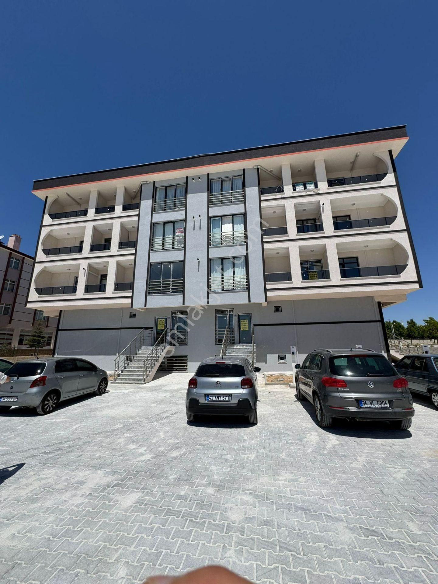 Yazır'da Şafak Caddesi Ve İstanbul Yolu Arası Sıfır Arakat Yatay 1+1 Yüksek Kira Getirili