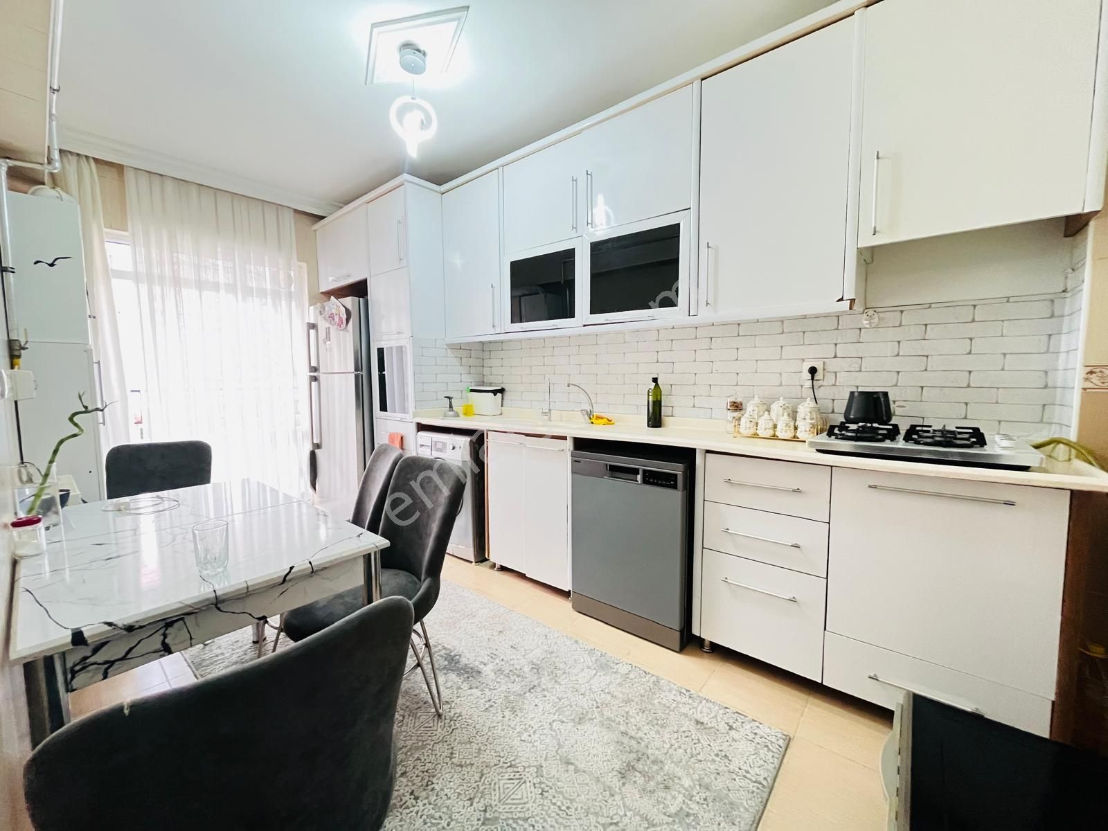 Koza Emlak'tan Pınarbaşı Mahalesinde 3+1 Ara Katta Asansörlü D.projeli Yapılı Satılık Daire