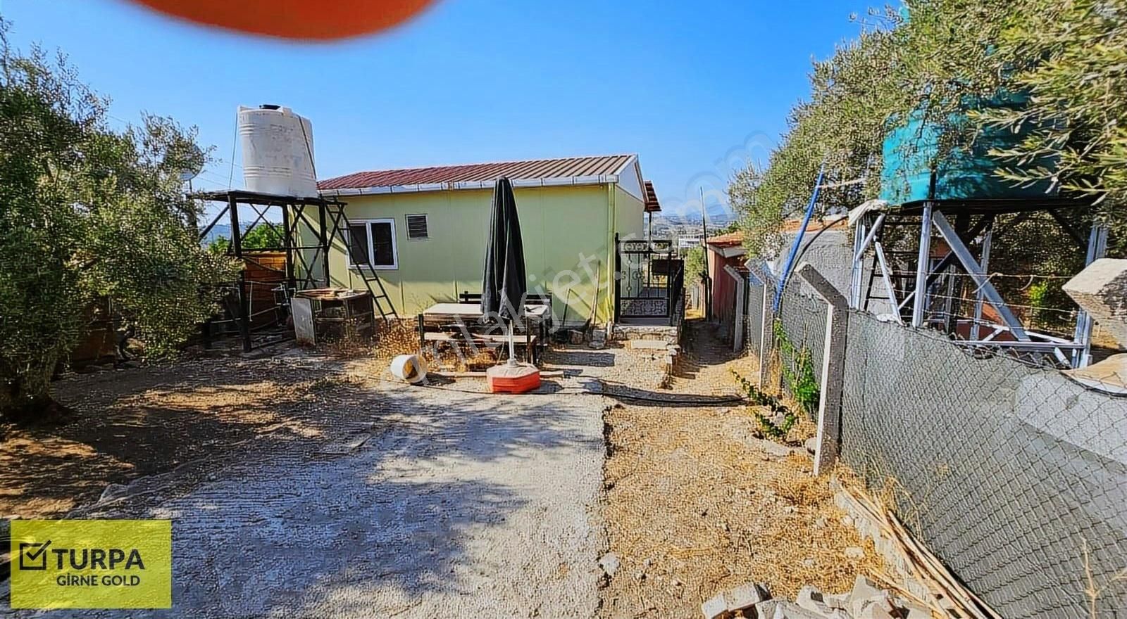 Demirci Köyü'nde 1194 M2 İçinde Ev Olan Satılık Müstakil Bağ