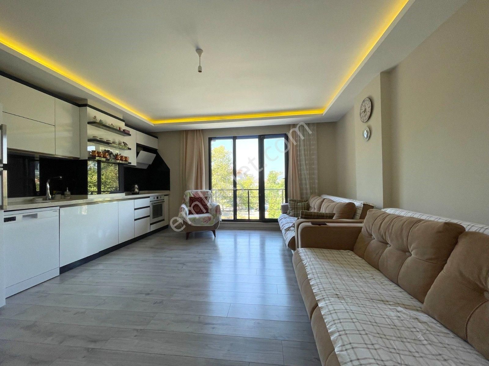 Yükselden Akçayda Ultra Geniş Öncephe Arakat Doğalgazlı 1+1daire
