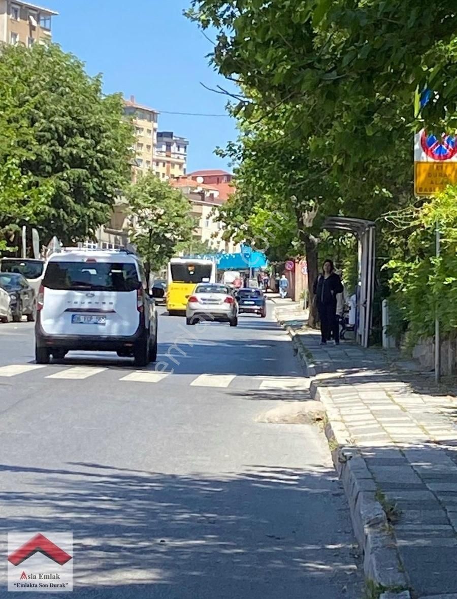 İçerenköy Muhtarlık Civ.paşabahçe Sitesinde Balkonlu 3+1