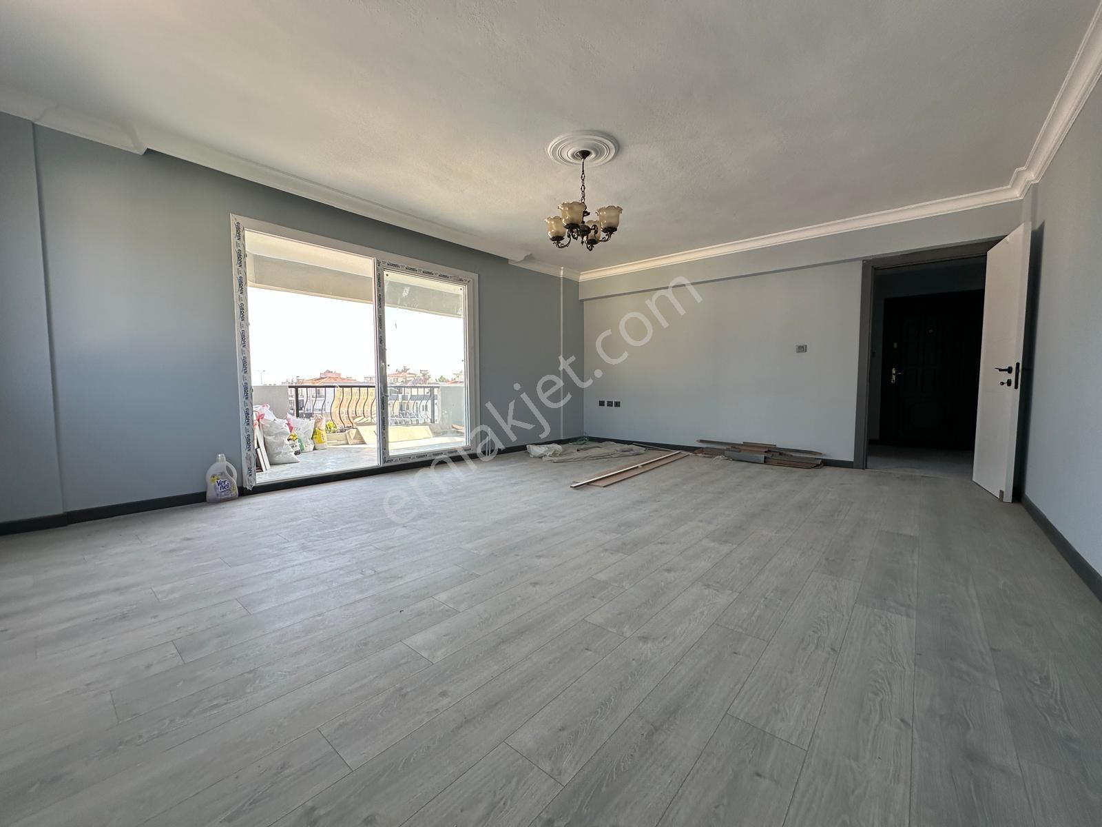 Ürkmezde 130m2 Asansörlü Deniz Manzaralı Sıfır Satılık 3+1 Daire