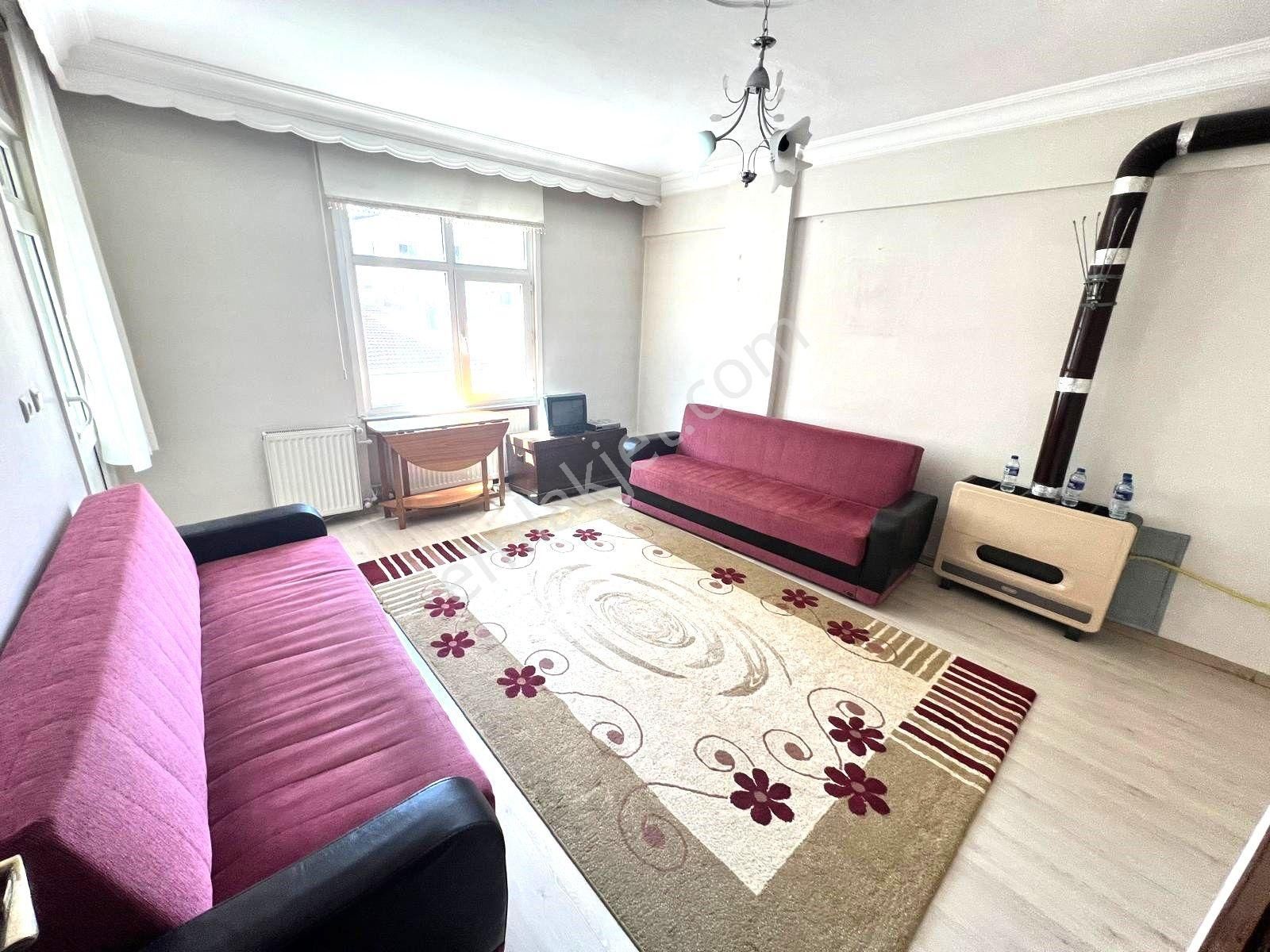 Seba Emlak'tan Sefaköy Merkezde 2+1 90m2 Satılık Arakat Dairee..
