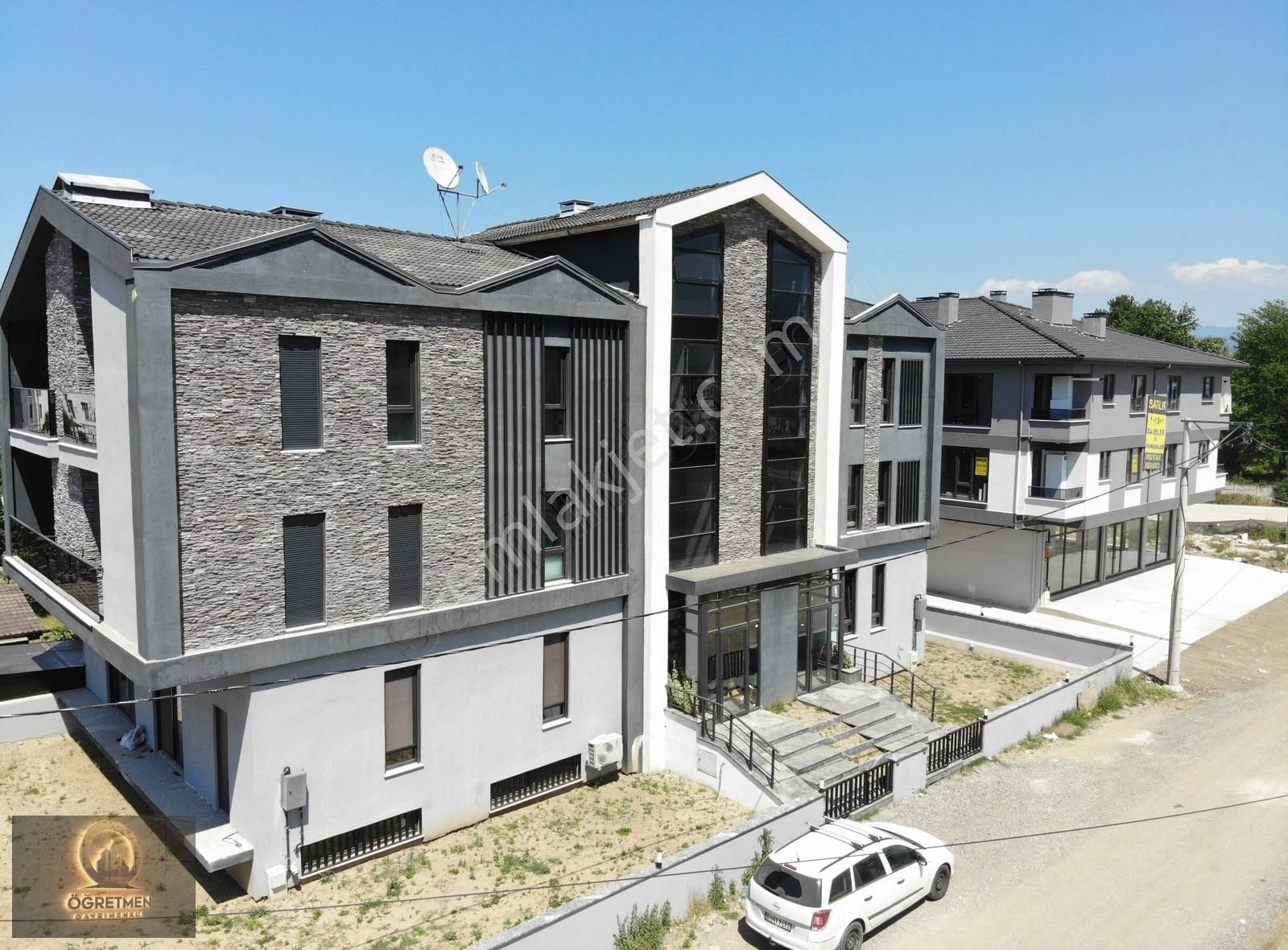 Öğretmen'den 9+1 Ultura Lüx Otagarın Hemen Yanında Satılık Villa