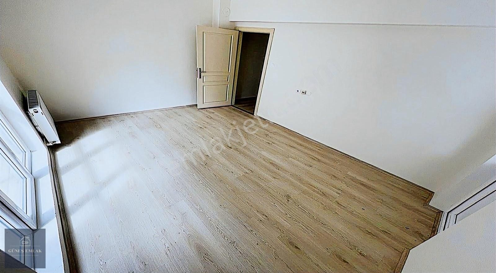 Güneş Emlak Çarşının İçinde Masrafsız Yapılı Geniş 3+1 Daire - Görsel 17