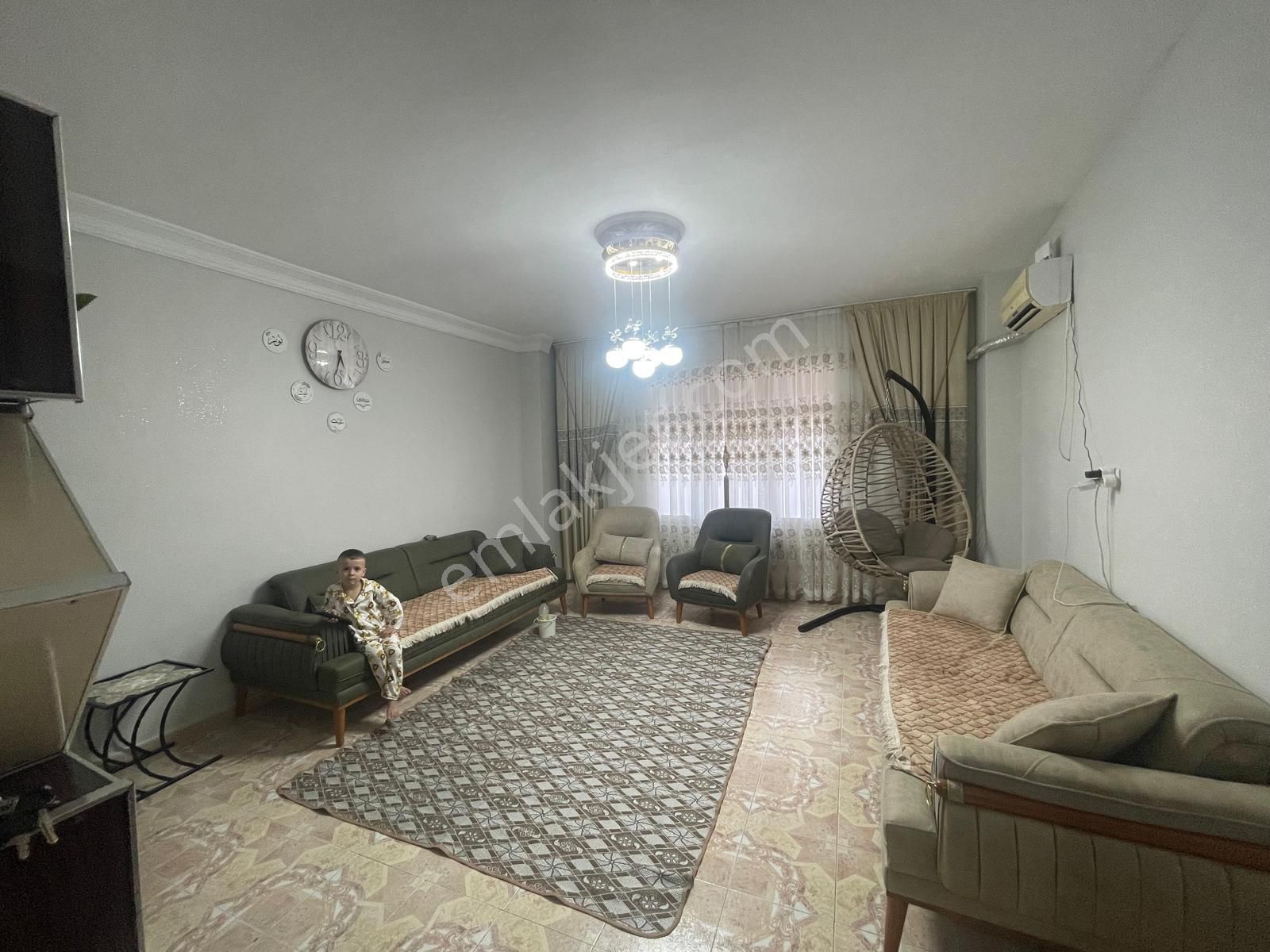 Yeşilyuva Mah. İçi Full Yapılı 3 Katlı Satılık Müstakil Ev