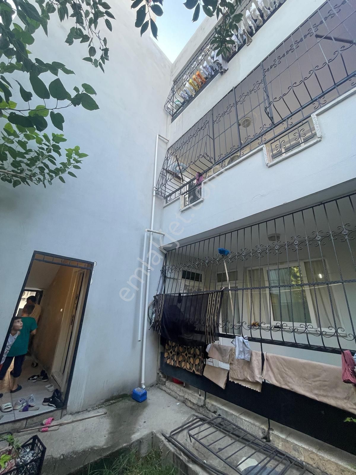 Yeşilyuva Mah 3 Katlı 6 Daire Satılık Müstakil Ev - Görsel 2