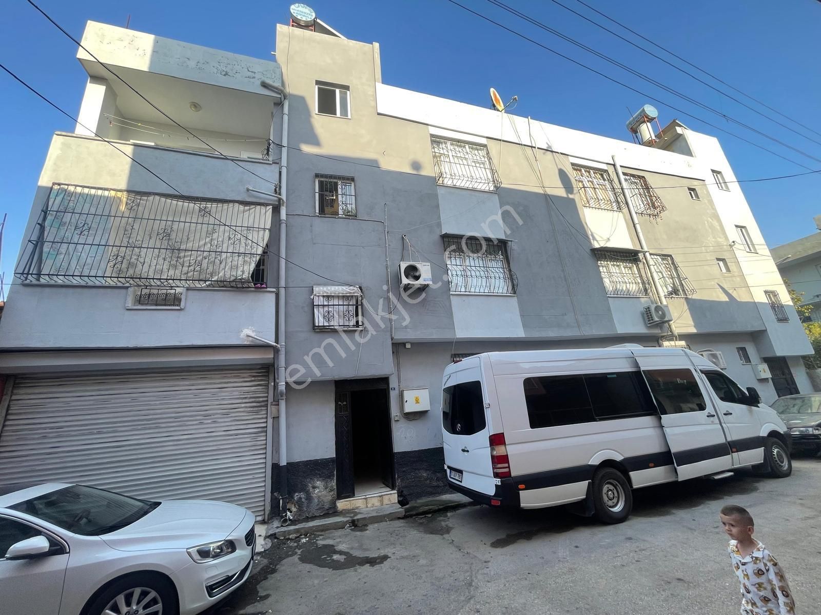 Yeşilyuva Mah 3 Katlı 6 Daire Satılık Müstakil Ev - Görsel 13