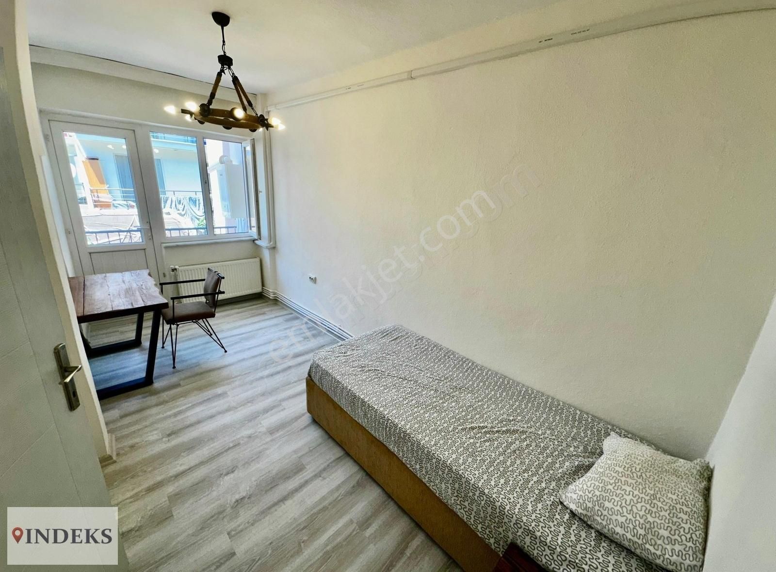 Çanakkale Merkez Eşyalı Satılık Kapalı Mutfak 2+1 Daire
