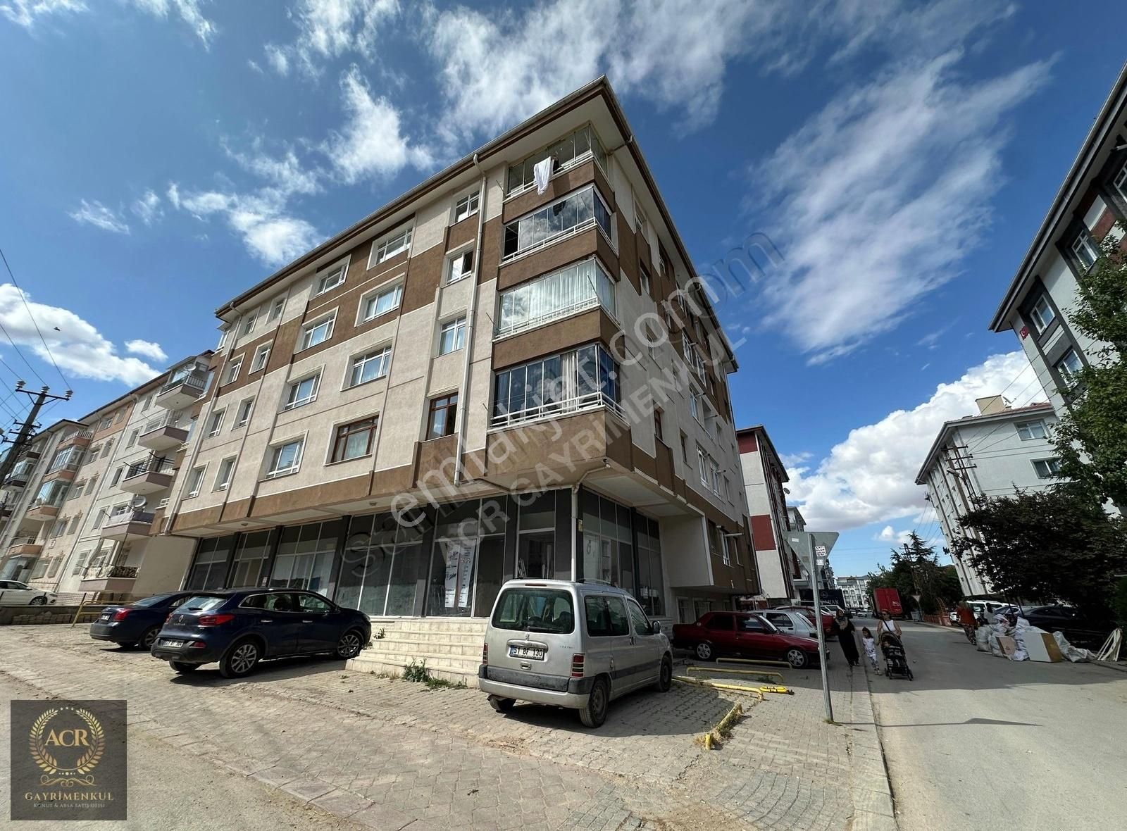 Acr'den Bağlum Bulvarı Yakını 1.kat Cepheleri Açık Lüks Yapılı
