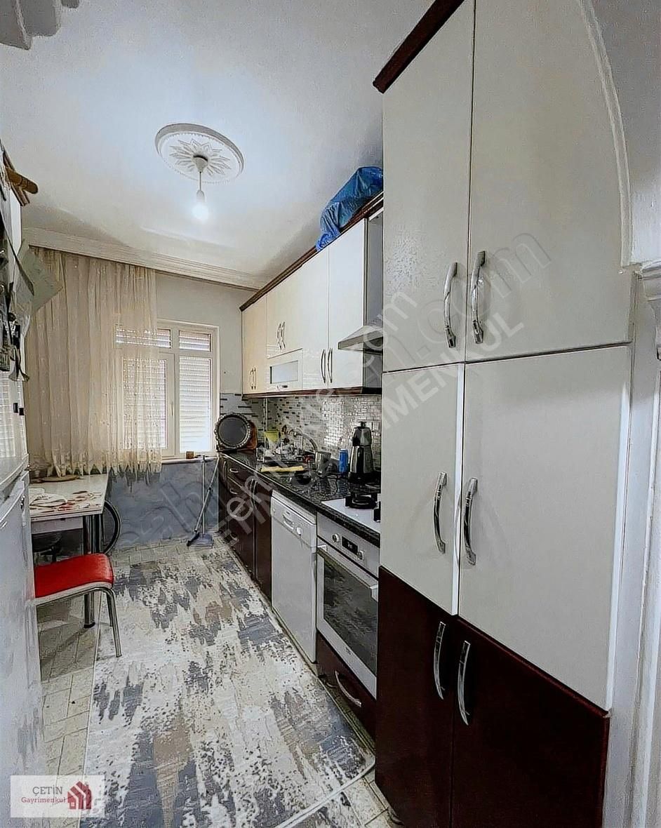 Ulus Mahallesinde 3+1 Köşe Bina Tadilatlı