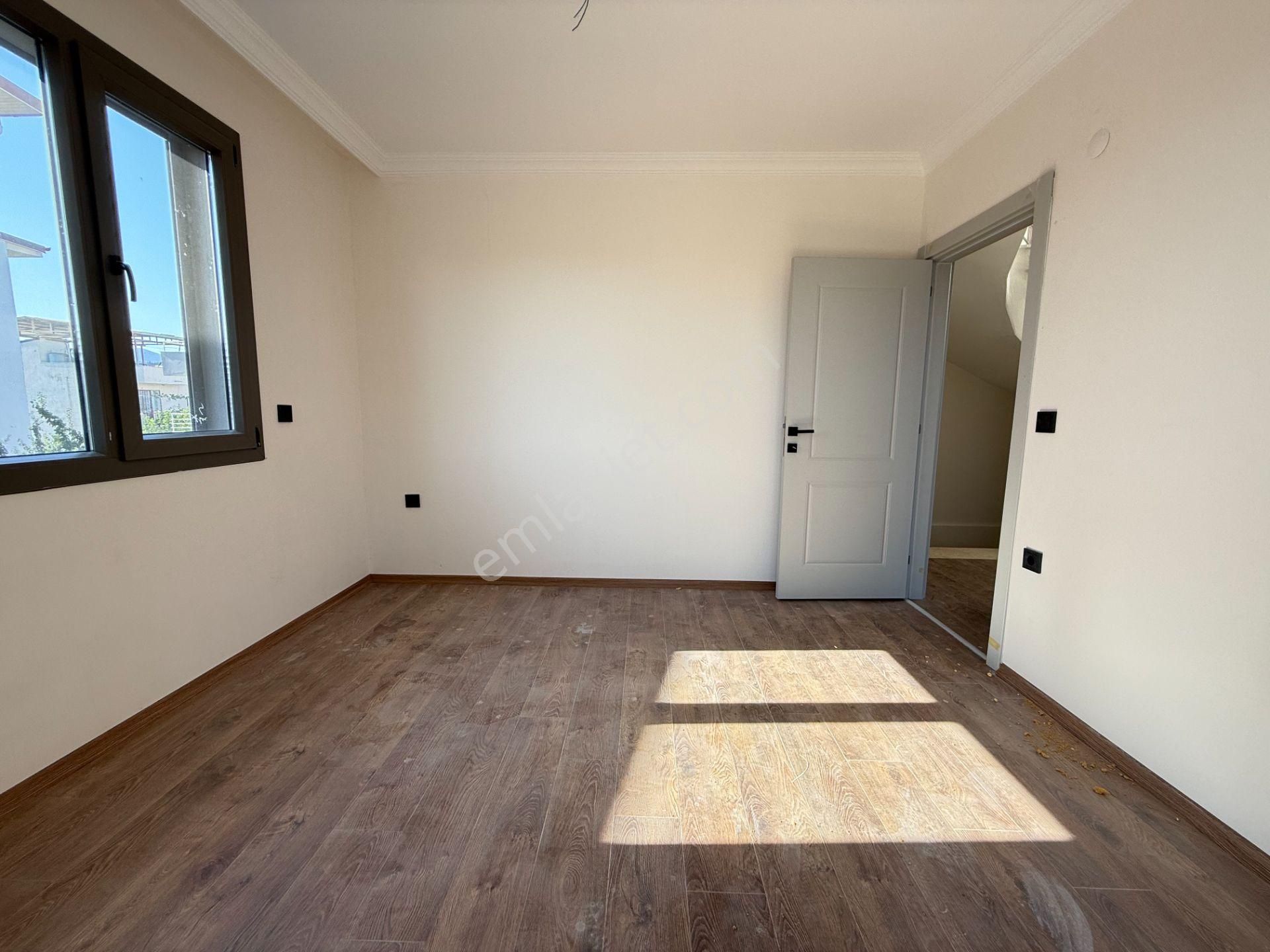 Seferihisar Doganbey'de Satılık Sıfır Luks 3+1 Villa Yazlık - Görsel 15