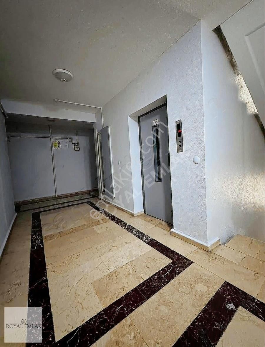 Beylikdüzü Bizimkent Sitesinde Kiralık 1+1 Daire
