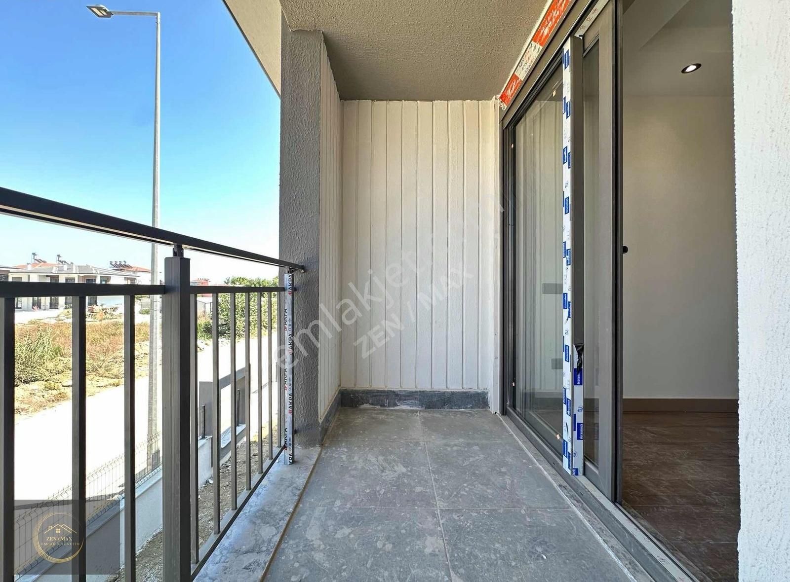 Evrensekide Lüks Site İçinde 1+1 Sıfır Satılık Daire - Görsel 7