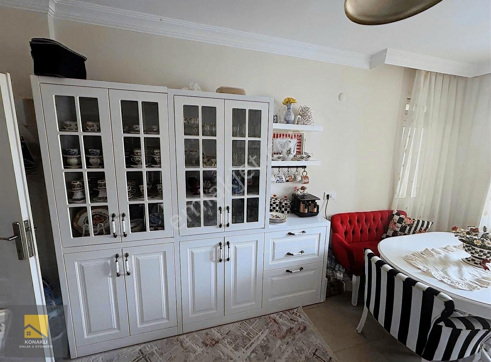 Alanya Konaklı Deniz Manzaralı Satılık 2+1 Ayrı Mutfak Daire