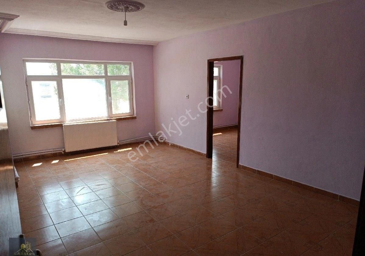 Karakaya Emlaktan Emek Sitesinde Kiralık