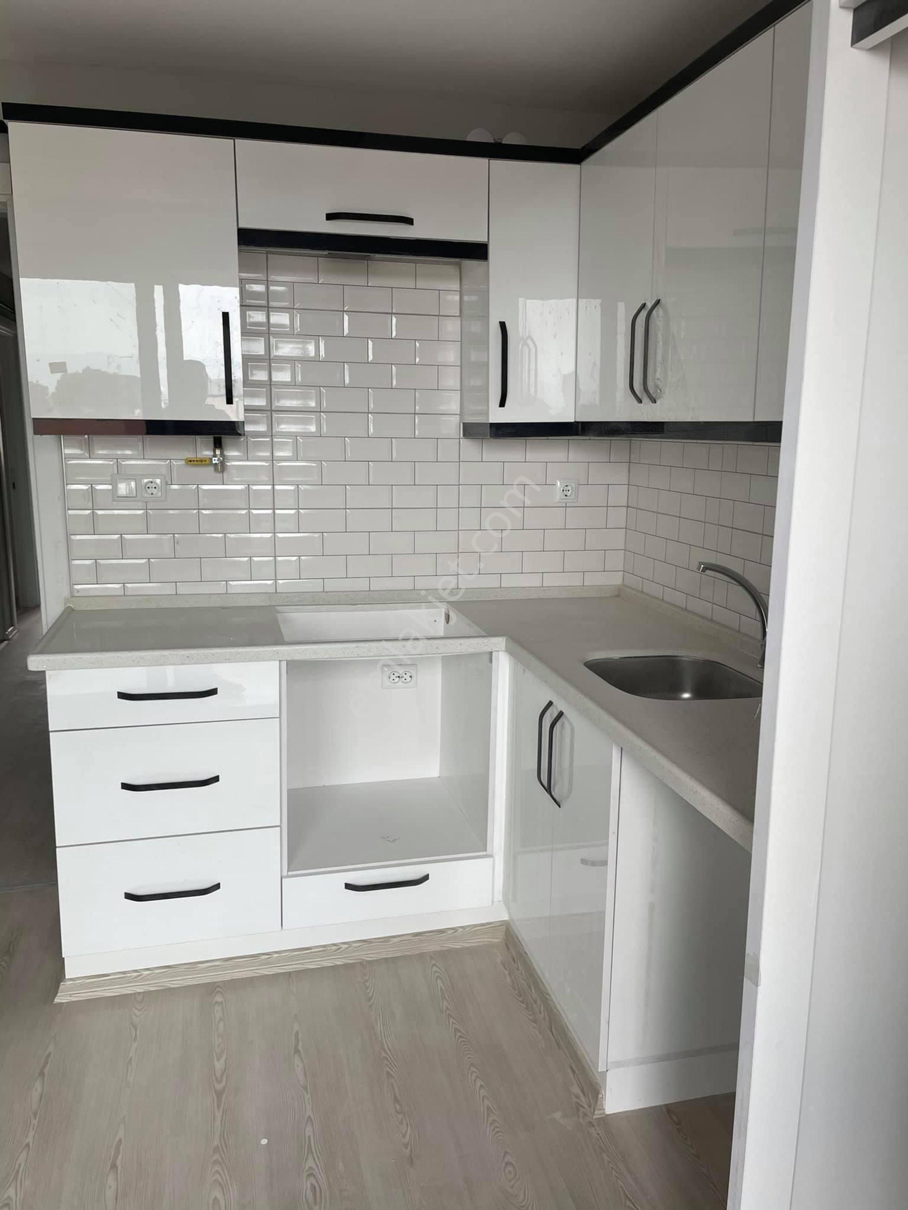 Salihli Aksoy‘da Kiralık 2 + 1 Daire