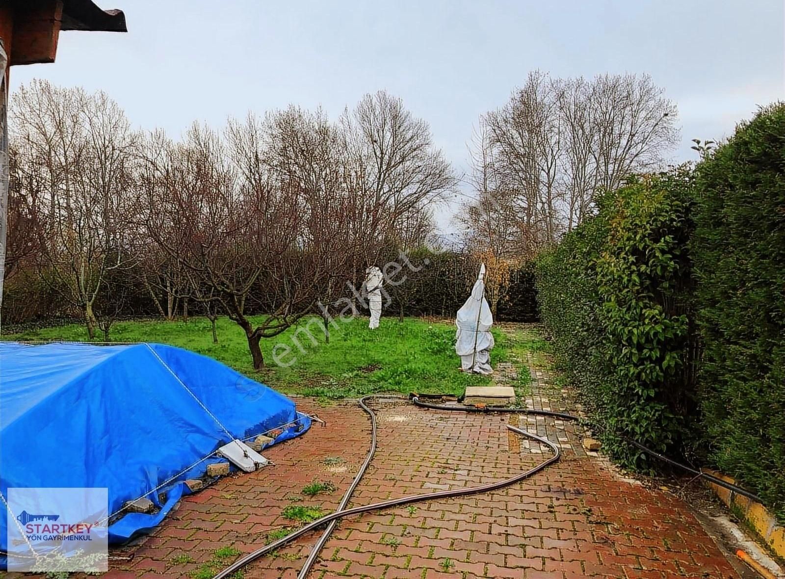 Yol Ve Kanal Cepheli 1.163 M²arsa Müstakil Ev Kepsut Kasapzade