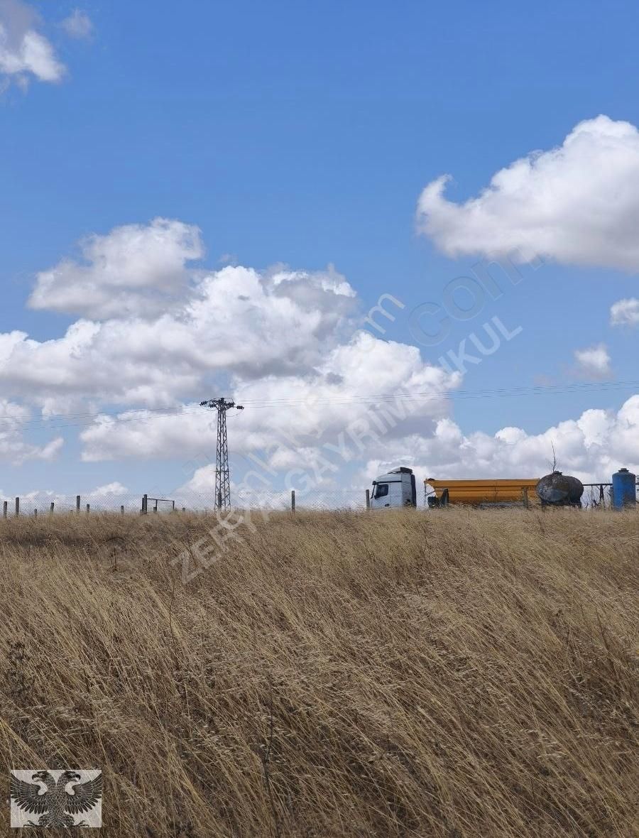 303m2 Çaplı Mukavemetli Satılık Yatırımlık Parsel - Görsel 5