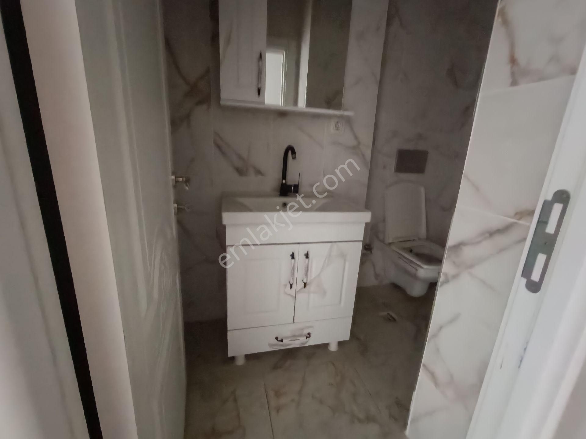 Yakuplu'da Kiralık 1+1 Yüksek Giriş Daire