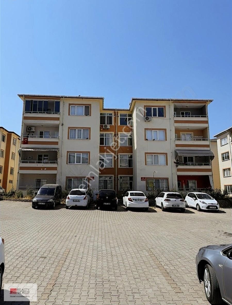 Gölcük Balaban Sitesinde Kiralık 3+1