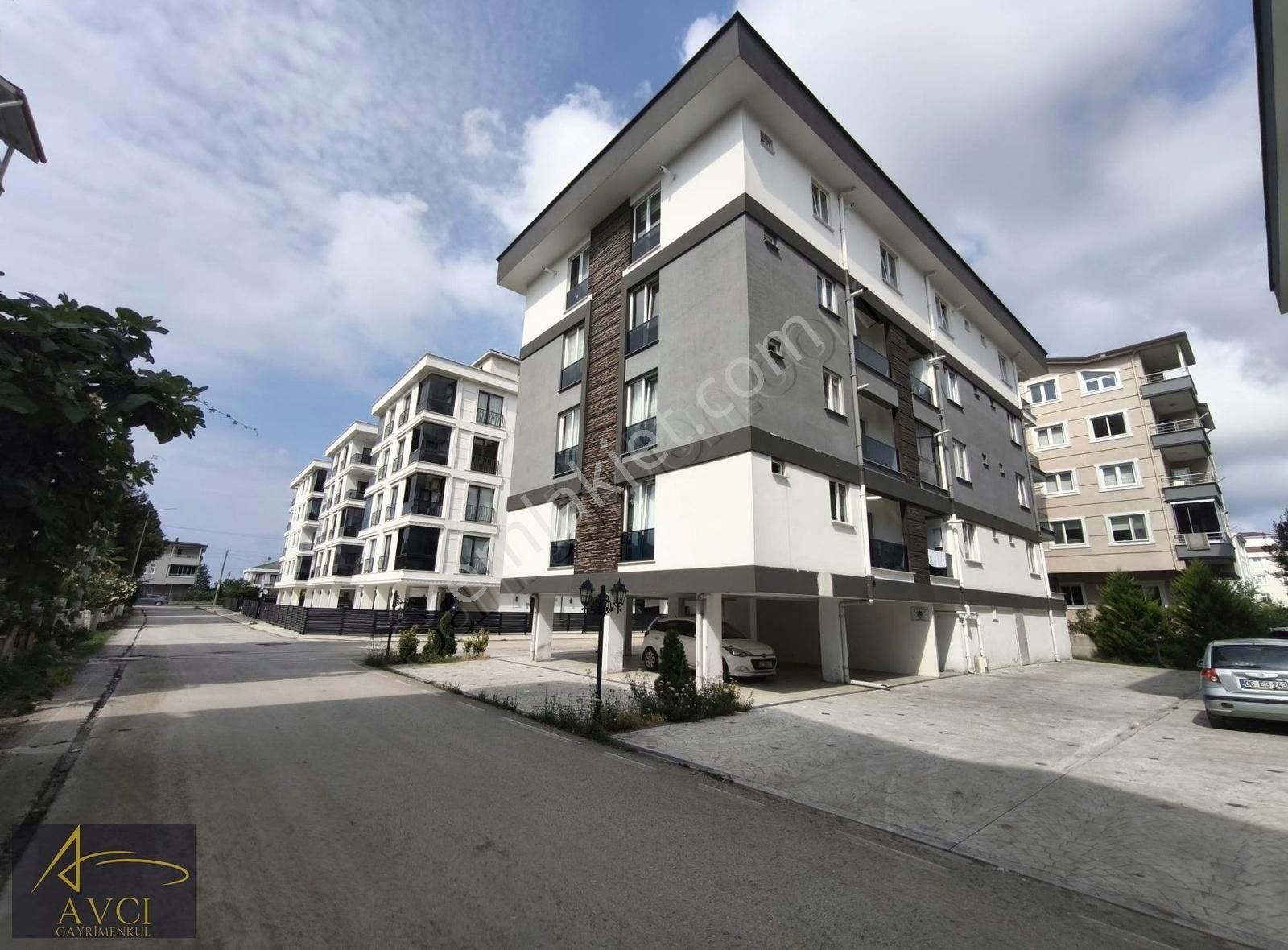 Avcı Gayrimenkulden Deniz Tarafı Ve Üniversiteye Yakın 1+1