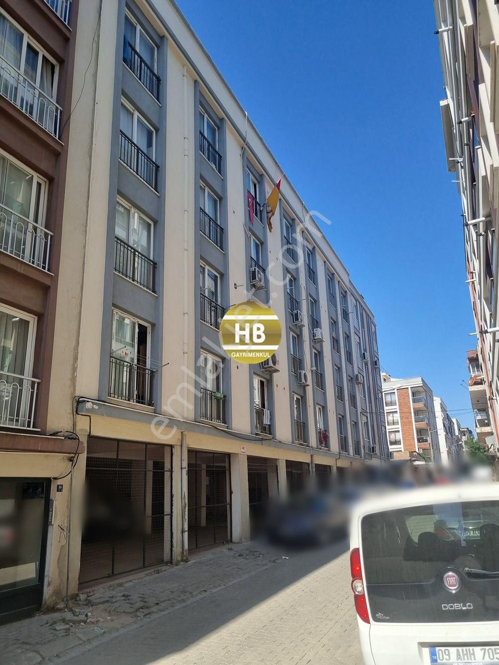 Hb'den 1+1 Eşyalı Satılık Daire, Doğu Gazi Bulvarı'na Yakın