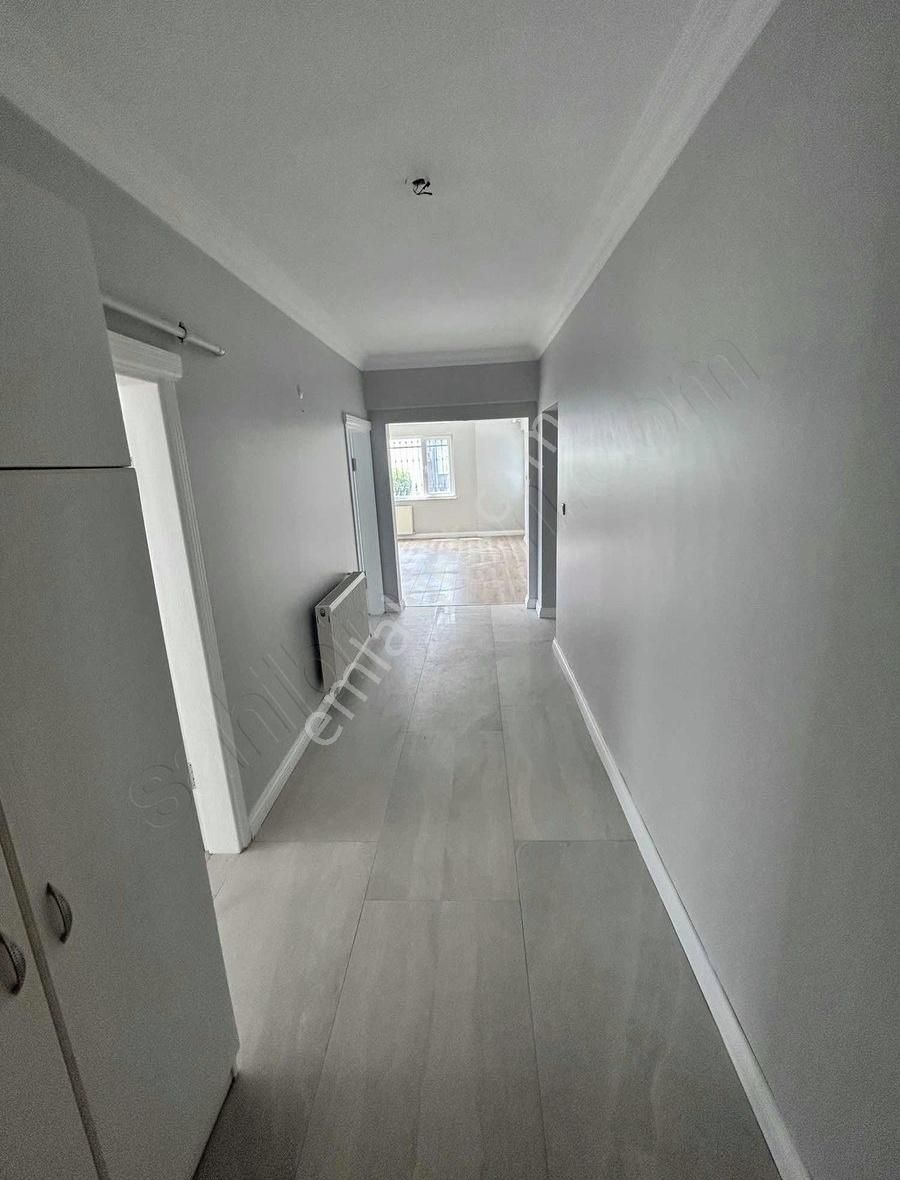 Yahyakaptan Menekşe Yaşamkent Sitesinde Kiralık 3+1 Daire
