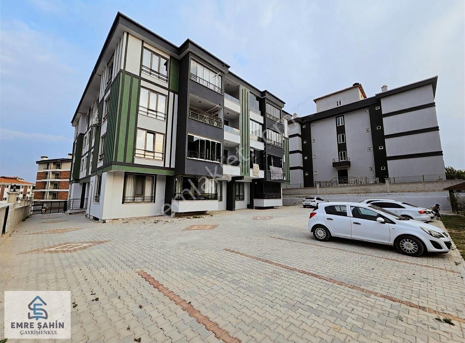 Selahaddin Eyyübi Mah. Kahramanlar Cad Arakat 3+1 Satılık Daire