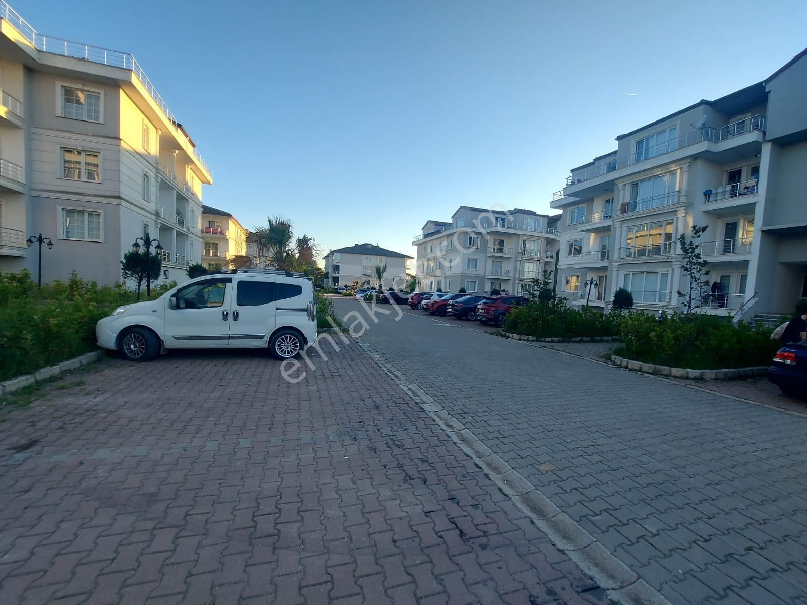 Remax Palas'tan Kartepe Konaklarında Geniş Kiralık 2+1 Daire