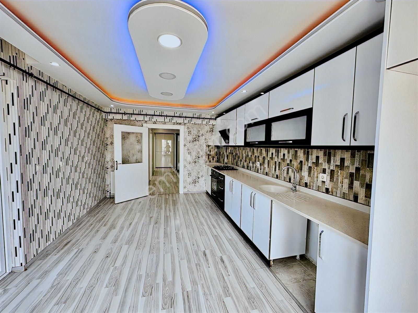 Kalecik Emlak'tan █fen Lisesi Yanı K.otopark Asansör 5.kat 150m²