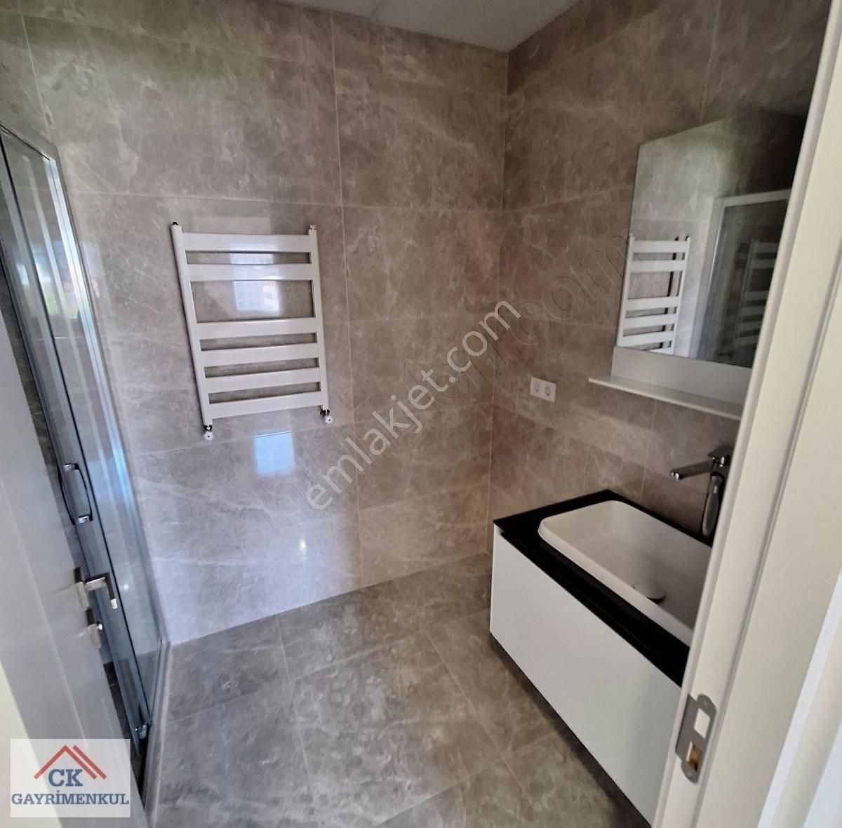 Ck'dan Çifte Havuzların En Güzel Yerinde 3+1 135 M2 Ara Kat - Görsel 24