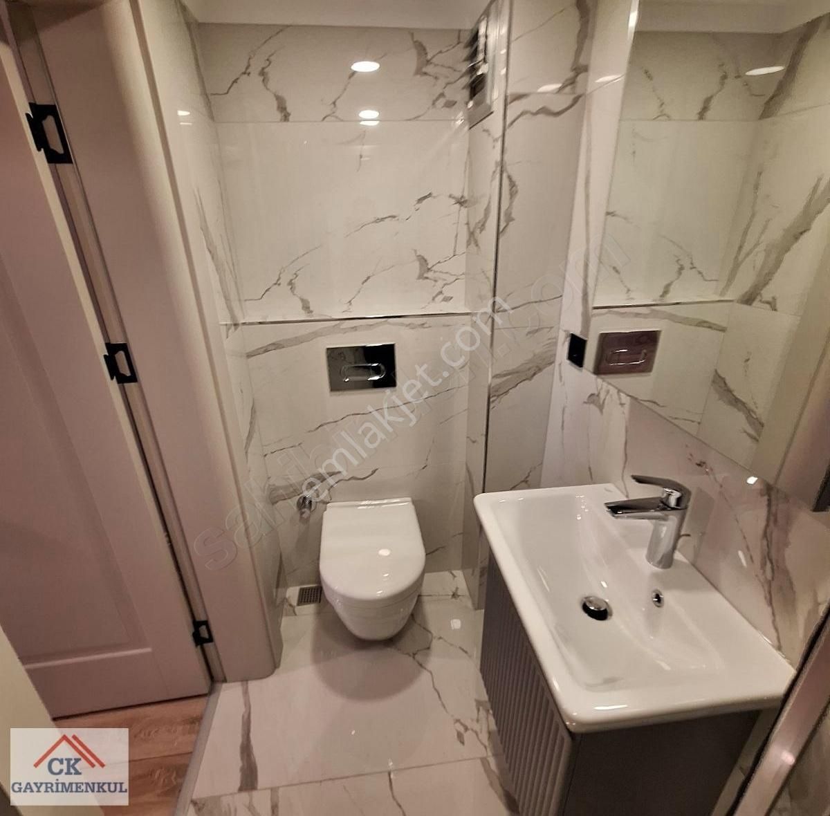 Ck'dan İş Yerine Konuta Uyumlu Adres Tarifi Kolay 90 Net 3+1