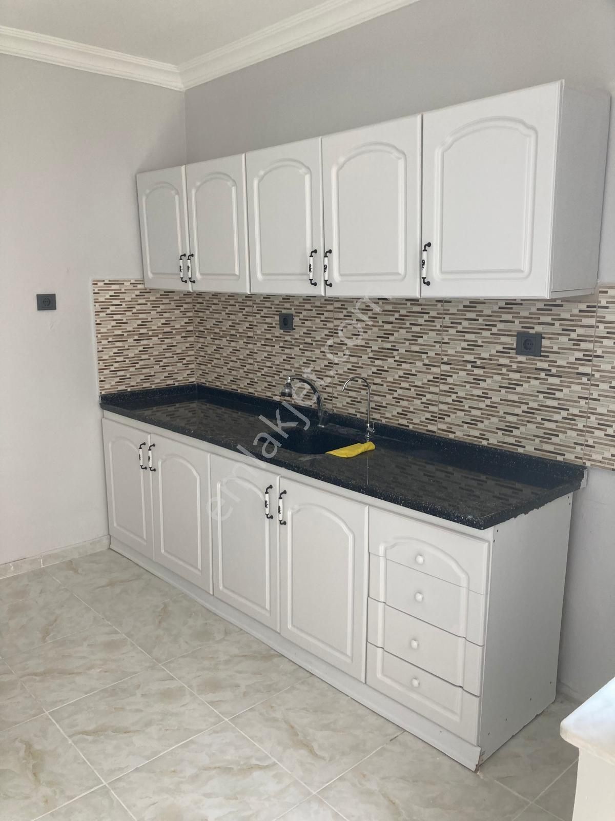 Karınca'dan Gmk Üzeri Geniş Site İçi Kiralık 3+1 Daire !