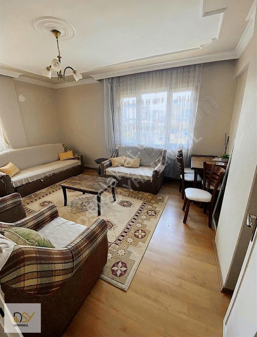 Buca Şirinyerde Kiralık 2+1 Eşyalı Arakat Doğalgazlı Ev