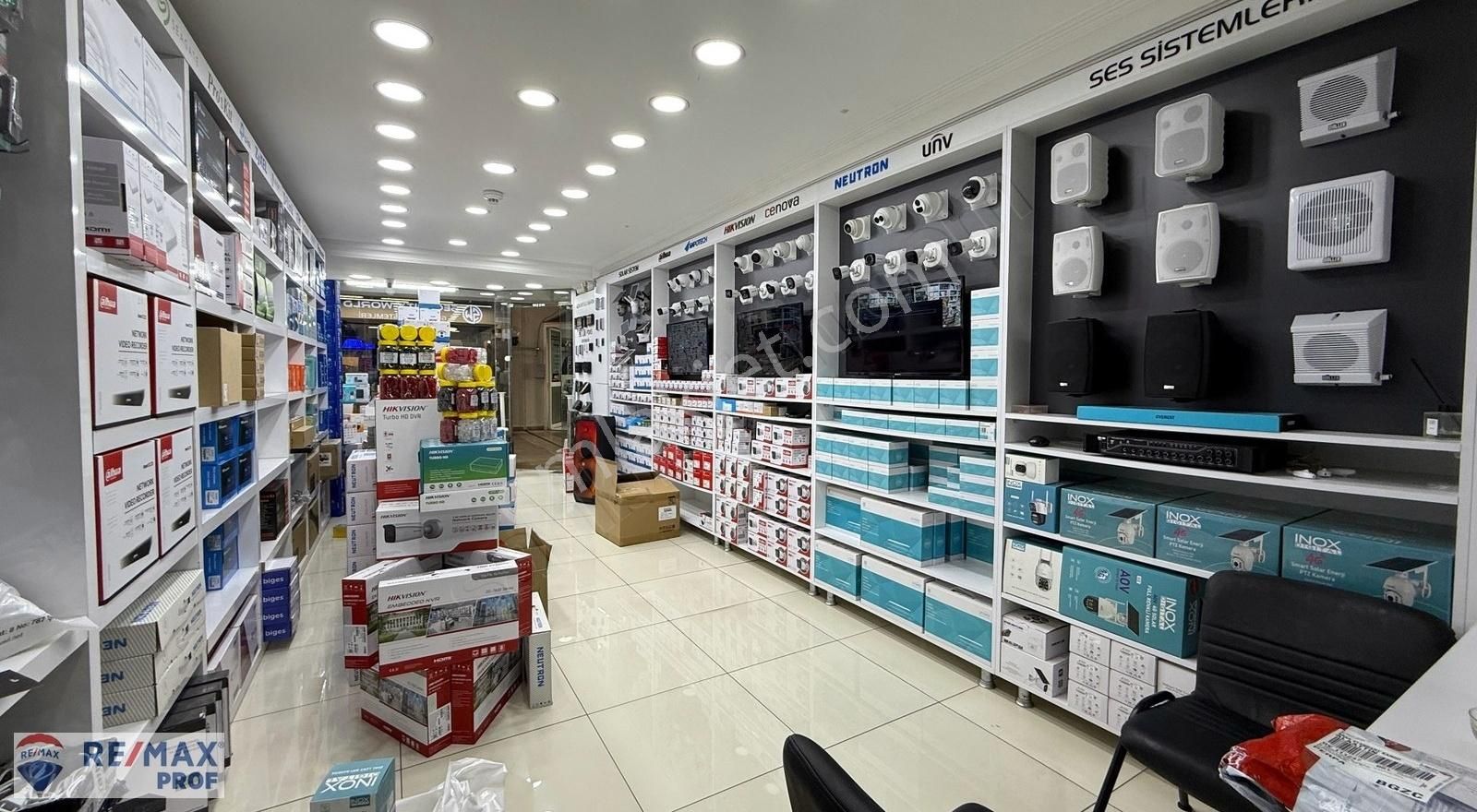 Perpa Da Elektronikçiler Katında 2 Katlı Dükkan