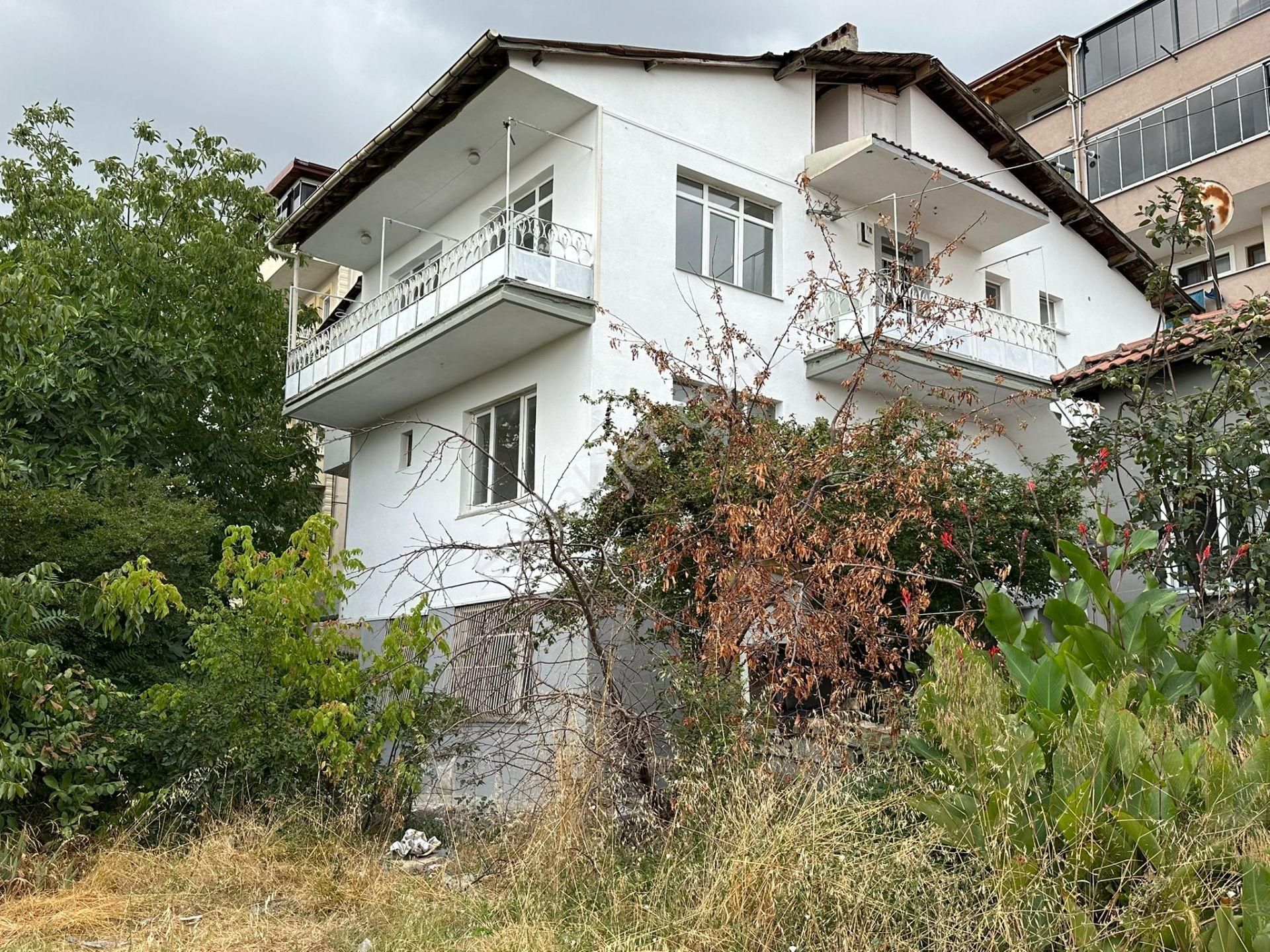 !!! Acilll !!! Kiralık 3+1 Kupon Daire Çarsıya Yakın Mesafede