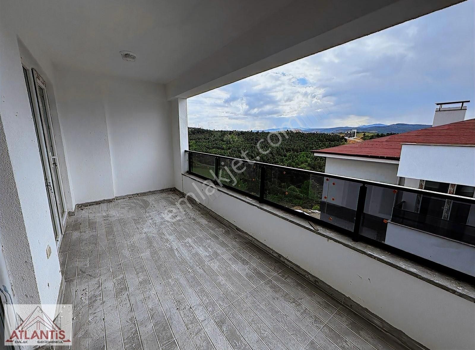 Atlantisten Tosya Yolunda Sıfır 3+1 Daire