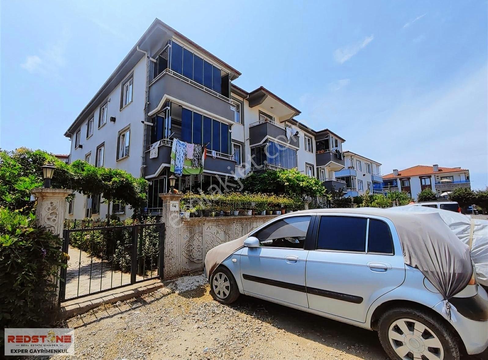 Karasu Yalı'da Güzel Konumda Eşyalı 2+1 Kiralık Daire