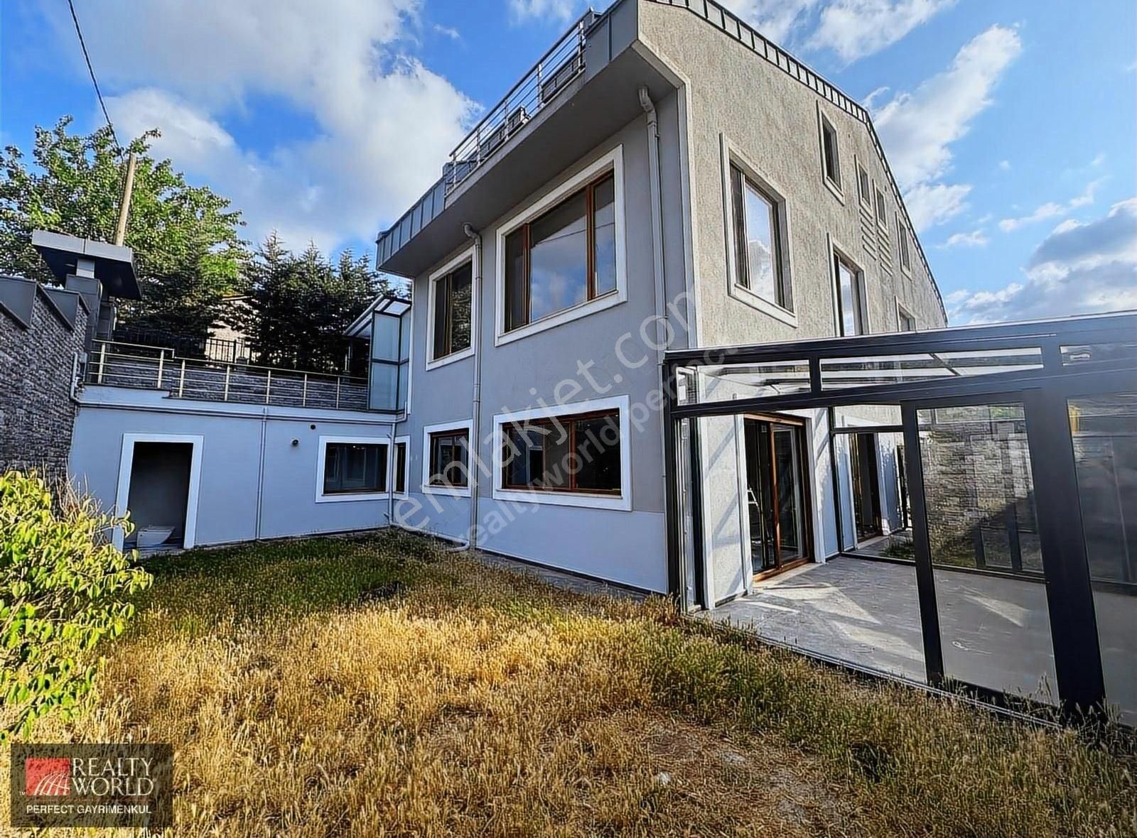 *rw Perfect*zekeriyaköy Brıtısh School'a Yakın Kiralık 4+1 Villa