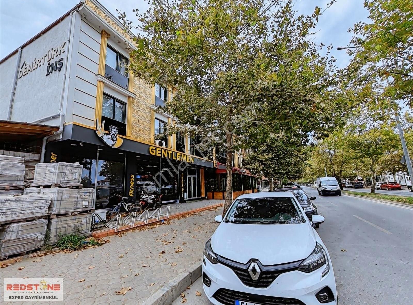 Karasu Kabakoz'da Merkezi Konumda Geniş 3+1 Satılık Daire