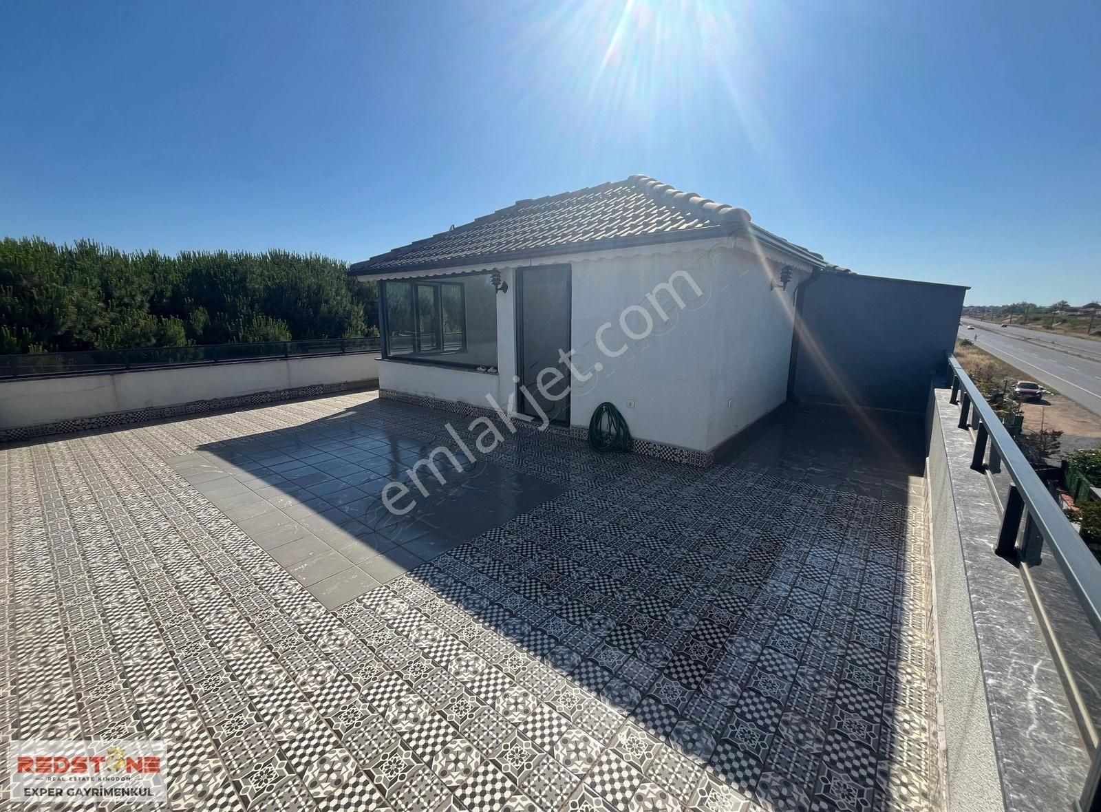 Karasuda Eşyalı Deniz Manzaralı Havuzlu 4+1 Tripleks Lüks Villa - Görsel 4