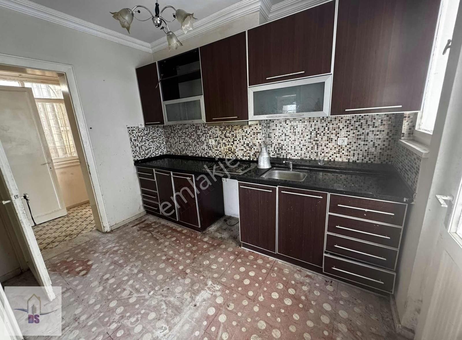 Vali Evi Karşısı Geniş Oturumlu Kapalı Mutfak 3+1 Kiralık Daire