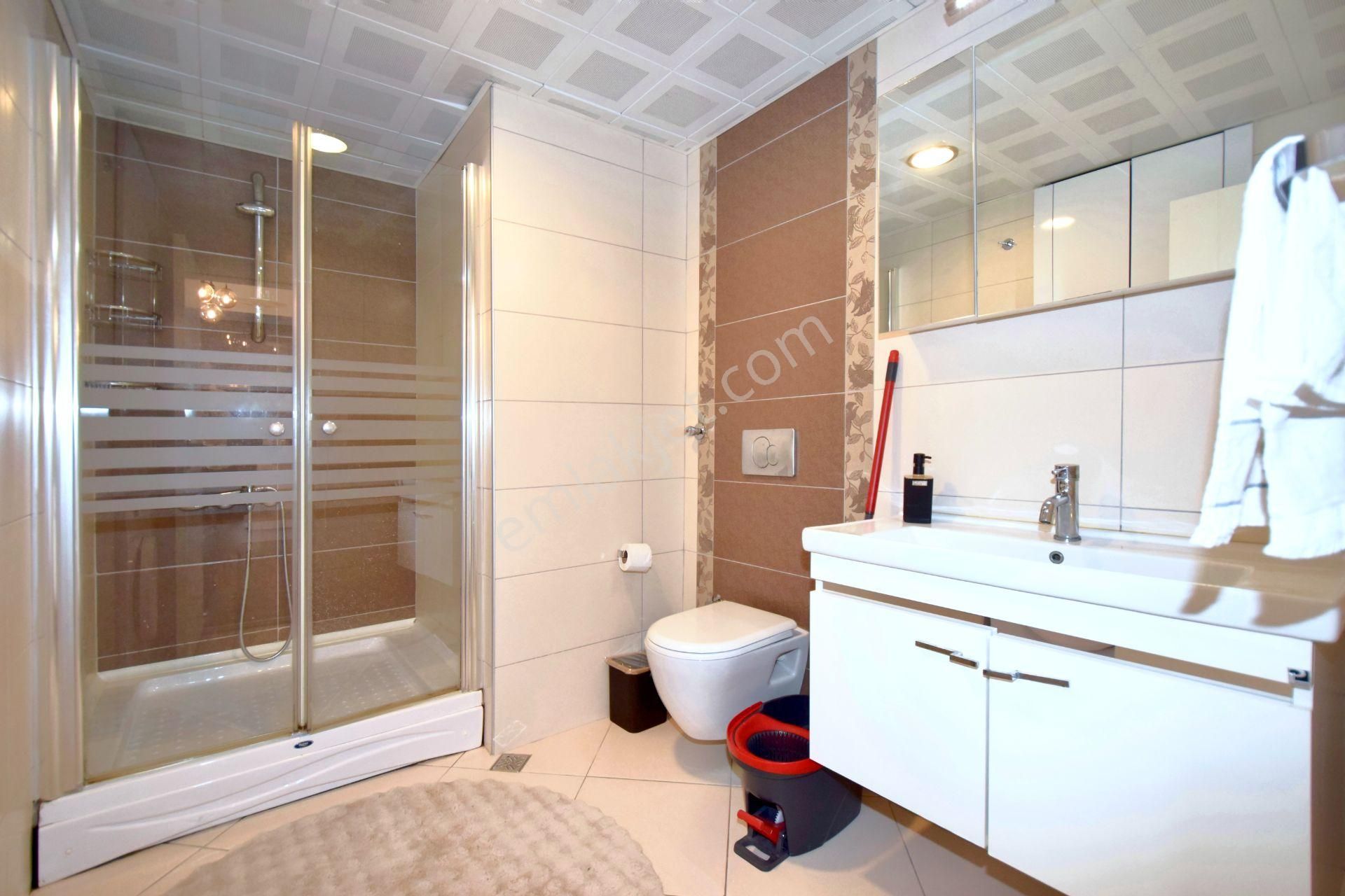 Cikcilli'de Deniz Ve Dağ Manzaralı Eşyalı 1+1 Kiralık Daire - Görsel 11