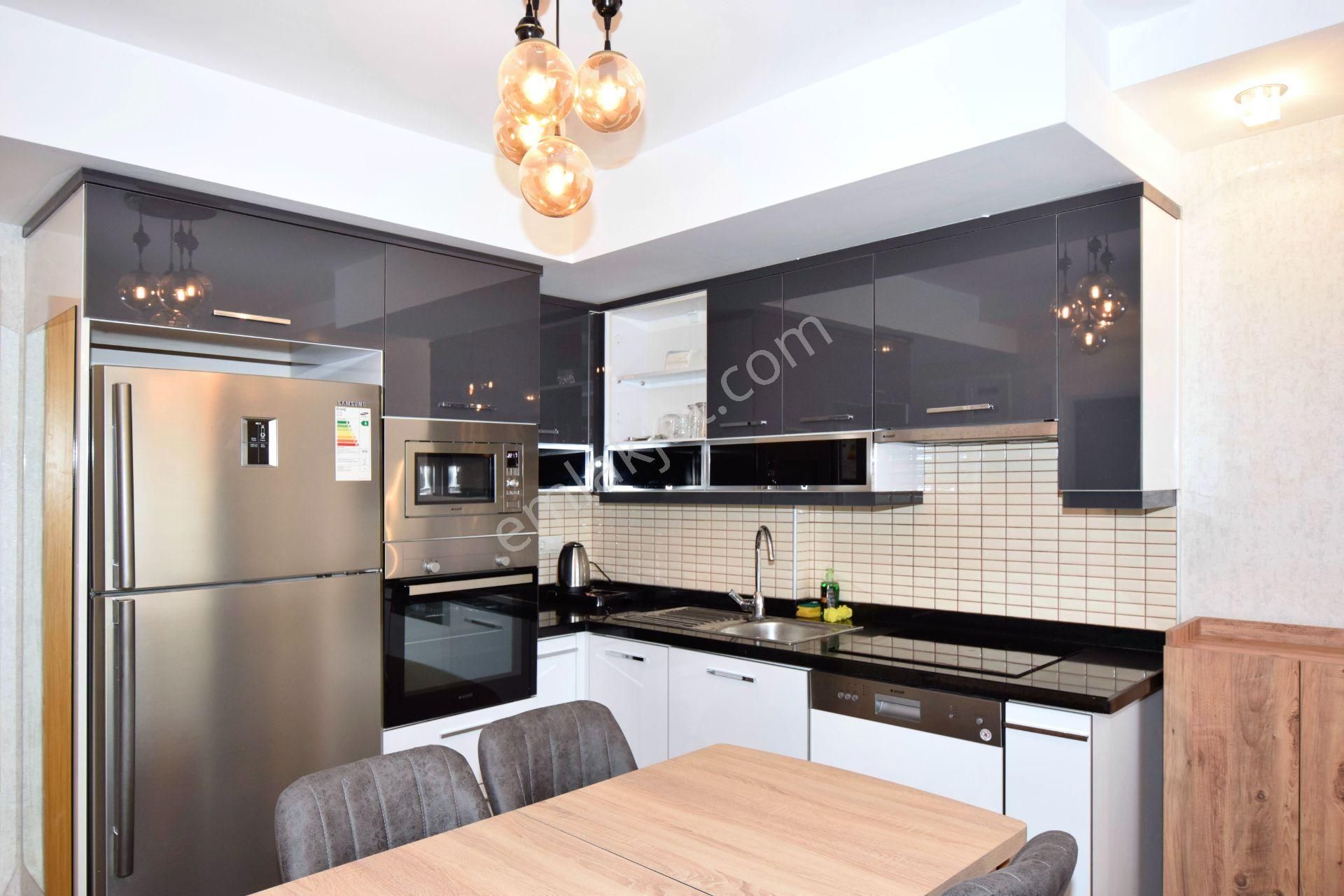 Cikcilli'de Deniz Ve Dağ Manzaralı Eşyalı 1+1 Kiralık Daire - Görsel 7