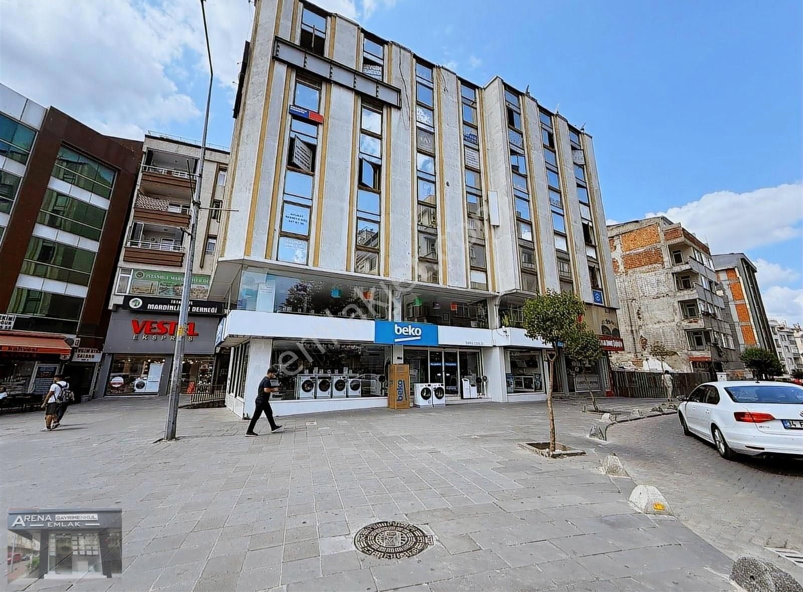 Zeytinburnu Kaymakamlık Karşısı İş Hanında 3. Kat 20m2 Ofis