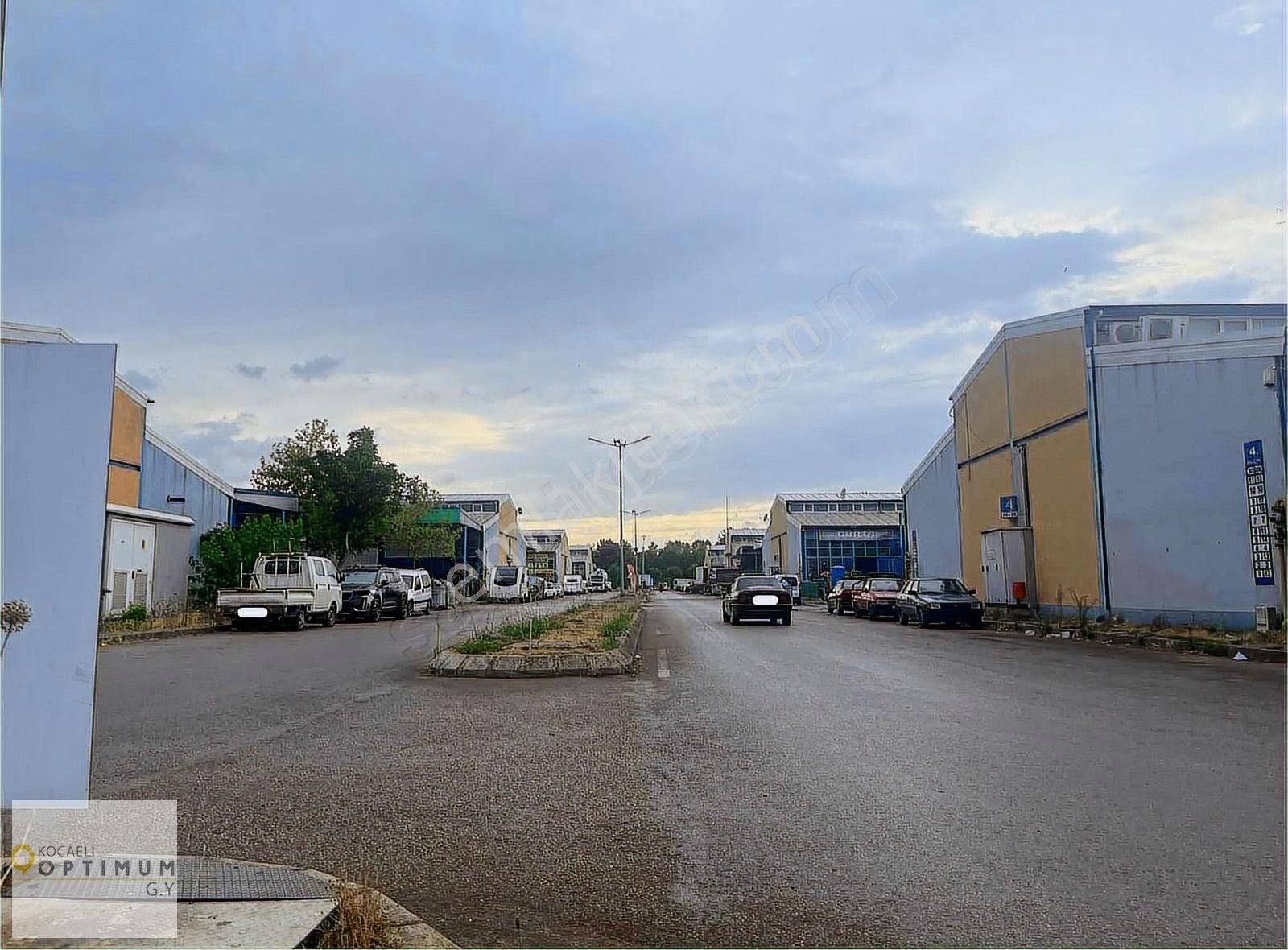 Optimum Gy'den Başiskele Sanayi Sitesi Satılık 84 M2 Köşe Dükkan