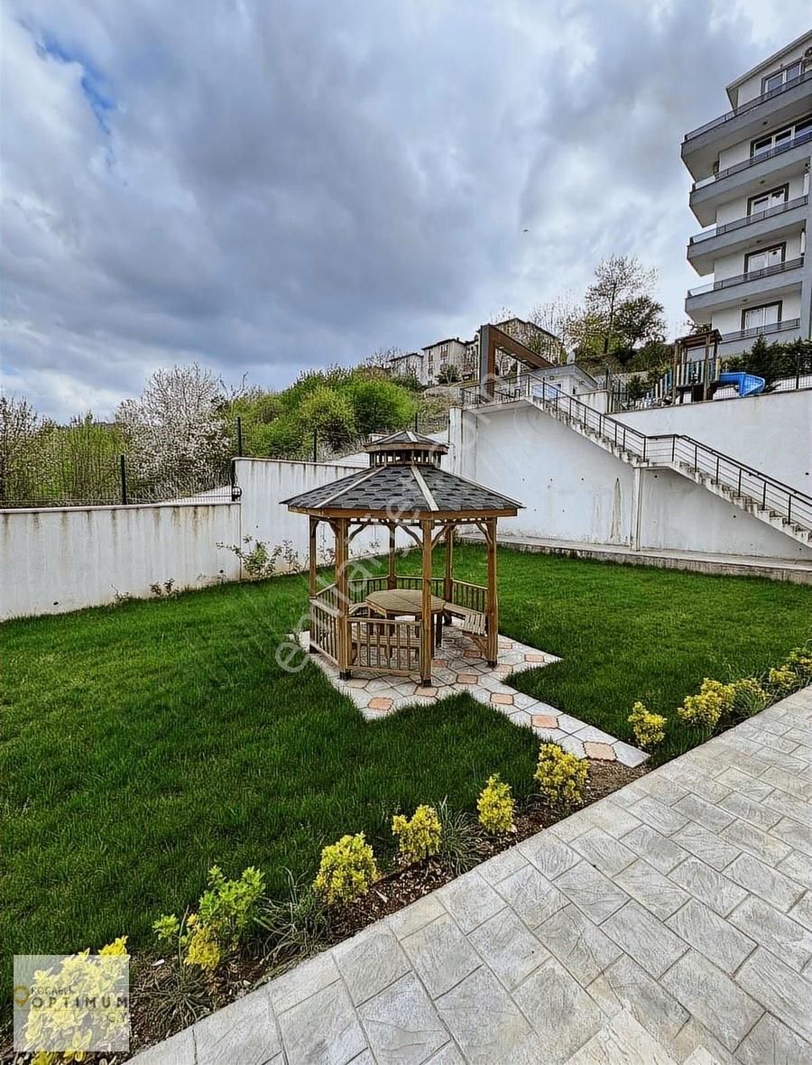 Başiskele'de Altın Vadi Sitesinde Kiralık Ayrı Mutfak 1+1 Daire