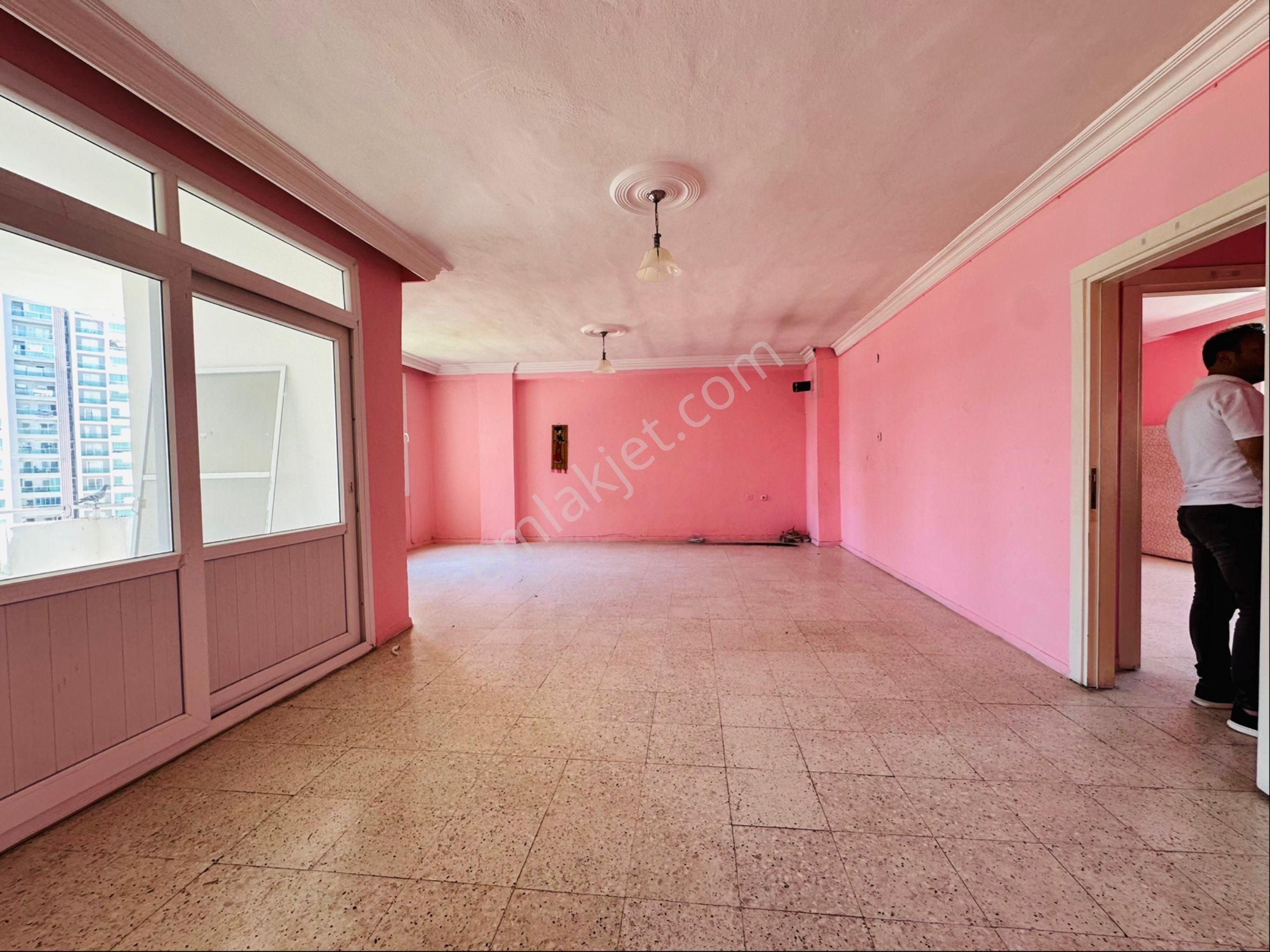 Tece’de Satılık 2+1 Site İçerimde Fırsat Daire