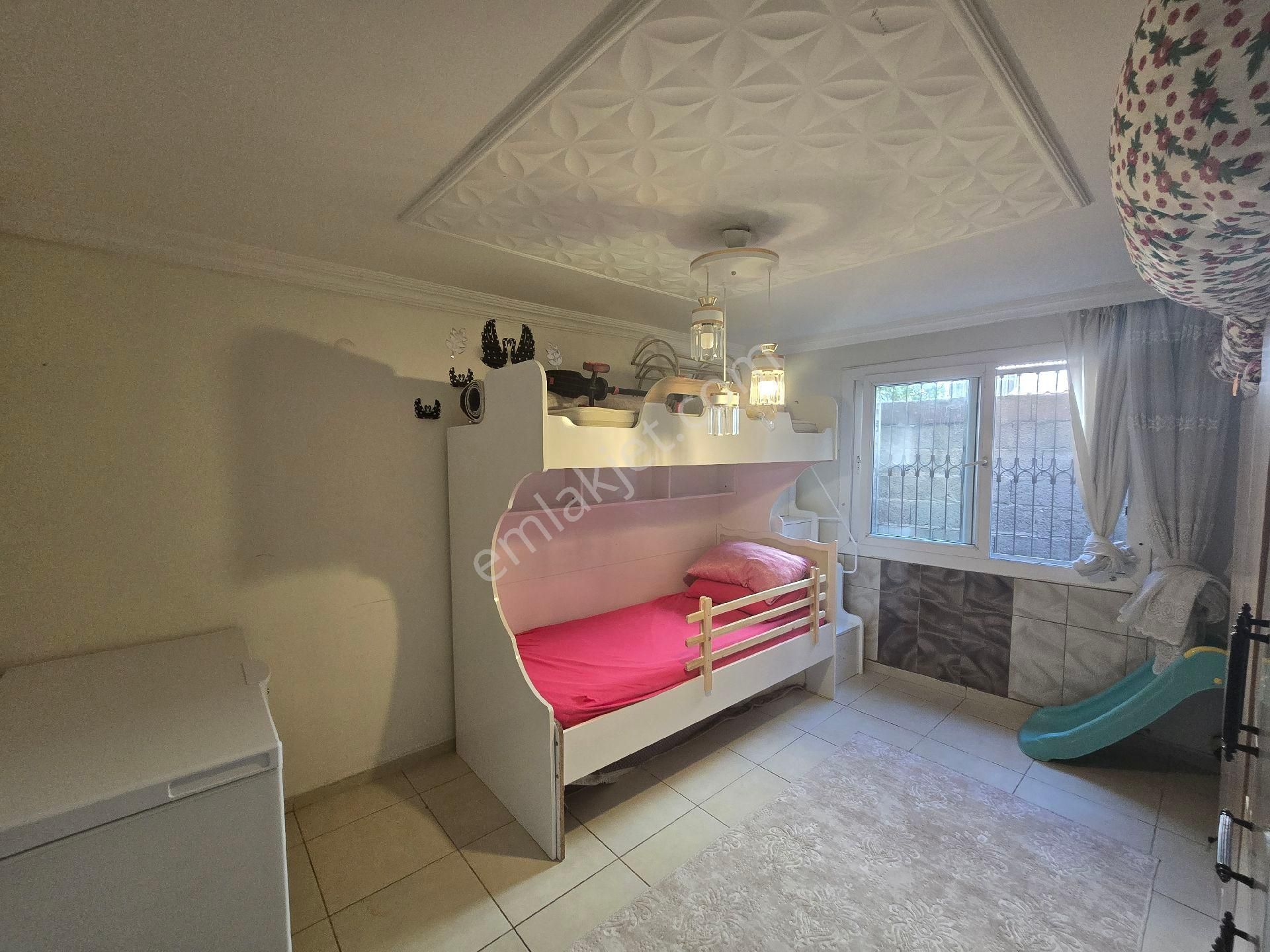 Aksel'den Meydan Mh. Kıbrıs Caddesine Yakın Tek Katlı Müstakil Ev - Görsel 12